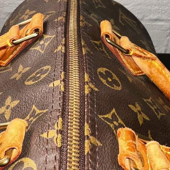 Louis Vuitton Vintage Speedy 30 - Picture 9 of 12